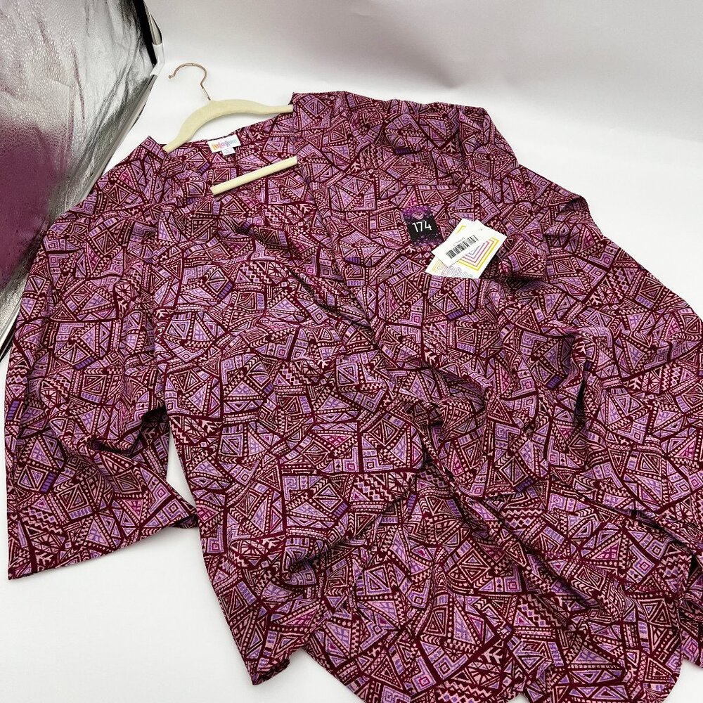 New With Tags LuLaRoe Lindsay kimono styled cardigan in large (18-22)